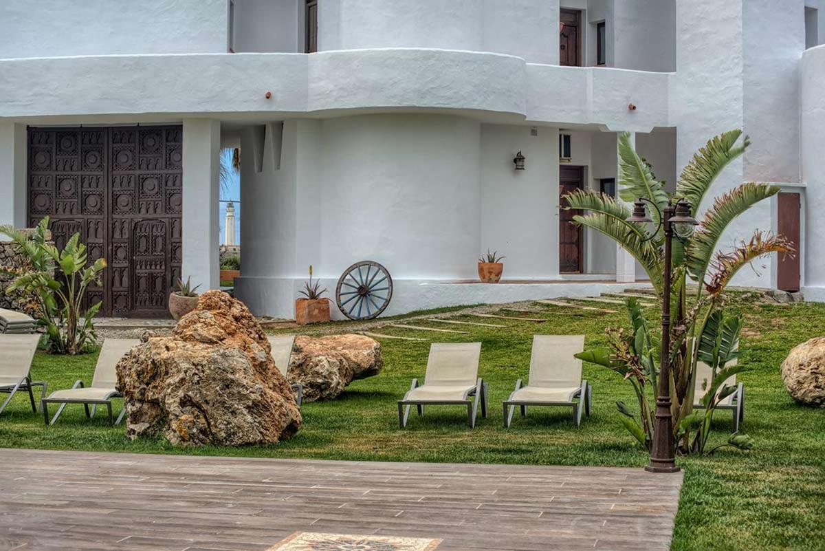 Apartamentos Turisticos Bahia De Trafalgar Zahora Exterior foto